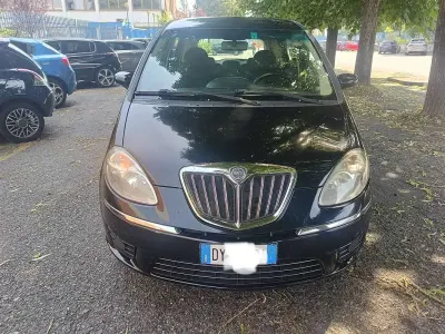 Usata Lancia Musa 77 CV (56 kW) 2009 Nero Monovolume