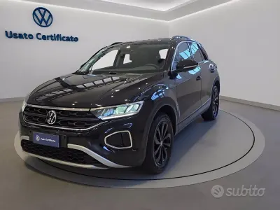 Usata VW T-Roc Life 110 CV (80 kW) 2024 Nero perla SUV