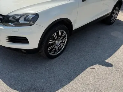 Usata VW Touareg 240 CV (176 kW) 2010 Bianco SUV