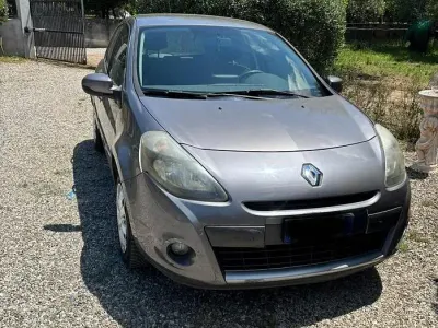 Usata Renault Clio II 58 CV (42 kW) 2009 Grigio Berlina