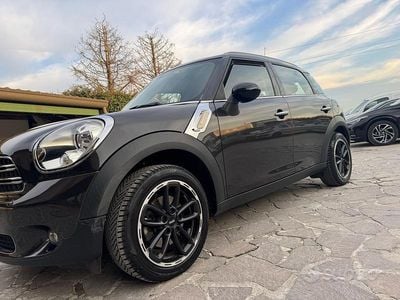 Usata Mini Park Lane Countryman 111 CV (81 kW) 2016 Marrone SUV