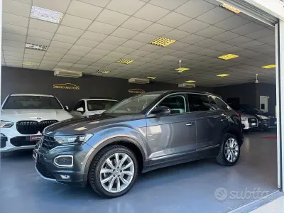 Usata VW T-Roc Advance 150 CV (110 kW) 2018 Grigio SUV