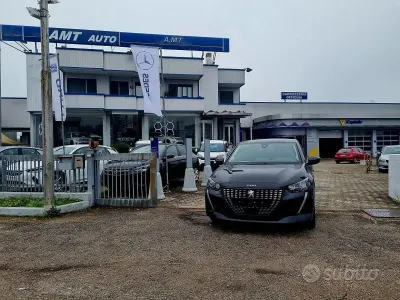 Usata Peugeot 208 Allure 101 CV (74 kW) 2021 Nero Utilitaria