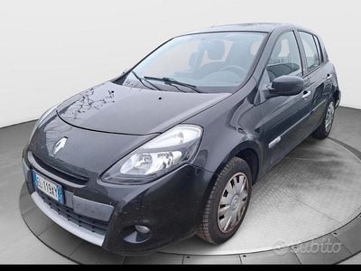 Usata Renault Clio IV Dynamique 75 CV (55 kW) 2012 Nero Berlina
