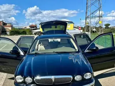 Usata Jaguar X-type 130 CV (95 kW) 2004 Nero Station wagon