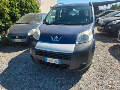 Usata Peugeot Bipper 75 CV (55 kW) 2012 Bluazzurro Monovolume
