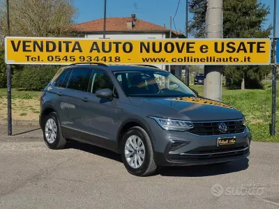 Usado VW Tiguan Life 150 CV (110 kW) 2022 Gris SUV