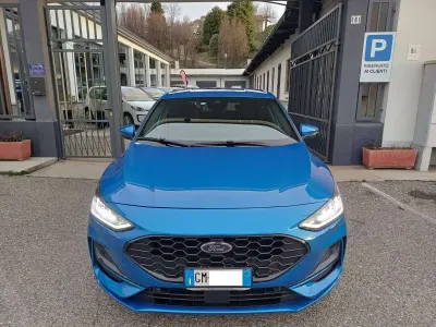 Usata Ford Focus ST-Line 125 CV (91 kW) 2023 Blu/azzurro Berlina