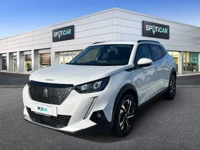 Usata Peugeot 2008 Allure 101 CV (74 kW) 2021 Banchisa SUV