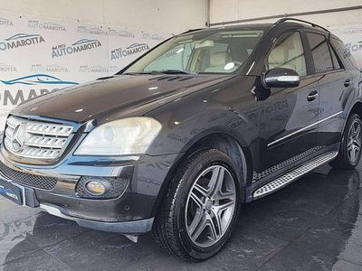 Usata Mercedes ML320 224 CV (164 kW) 2007 Grigio SUV