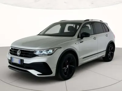 Usata VW Tiguan R-line 150 CV (110 kW) 2023 Reflex silver metallizzato SUV