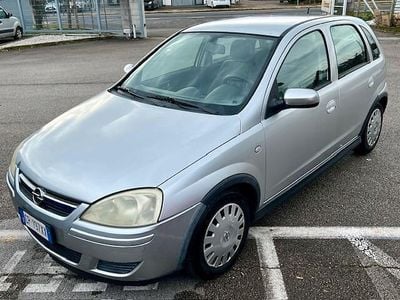 Usata Opel Corsa 69 CV (50 kW) 2004 Argento Utilitaria