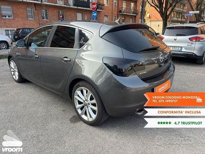 Usata Opel Astra 140 CV (102 kW) 2011 Berlina