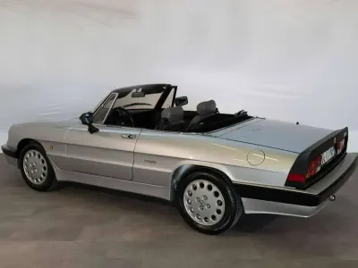 Usata Alfa Romeo Spider Quadrifoglio Verde 125 CV (91 kW) 1988 Argento Cabrio
