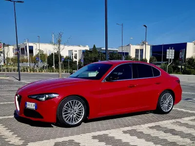 Usata Alfa Romeo Giulia Business 179 CV (131 kW) 2017 Rosso Berlina