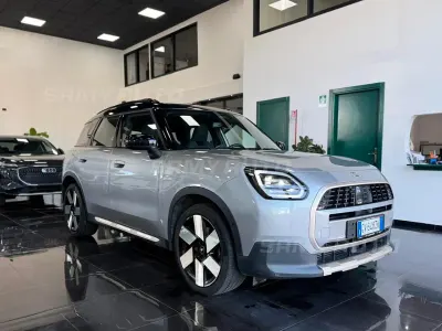 Usata Mini Cooper Countryman Favoured 170 CV (125 kW) 2024 Grigio SUV