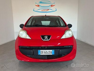 Usata Peugeot 107 68 CV (50 kW) 2009 Rosso Utilitaria