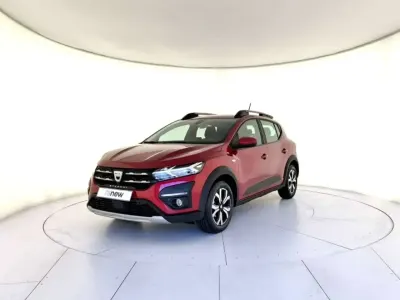 Usata Dacia Sandero Comfort 101 CV (74 kW) 2021 Rosso fusion Berlina