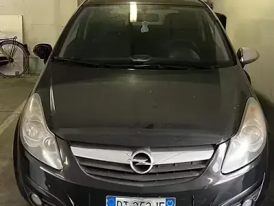Usata Opel Corsa 75 CV (55 kW) 2009 Utilitaria