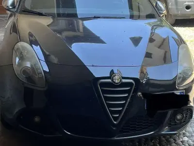 Usata Alfa Romeo Giulietta Quadrifoglio Verde 235 CV (172 kW) 2011 Utilitaria