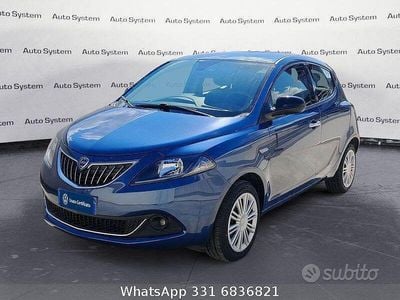 Usata Lancia Ypsilon Gold 70 CV (51 kW) 2021 Blu Utilitaria