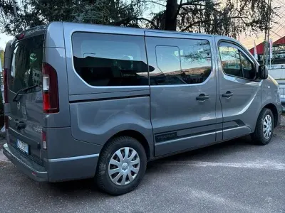 Usata Opel Vivaro-e Combi 125 CV (91 kW) 2025 Grigio Monovolume