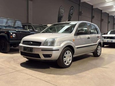 Usata Ford Fusion 80 CV (58 kW) 2004 Argento metallizzato Utilitaria