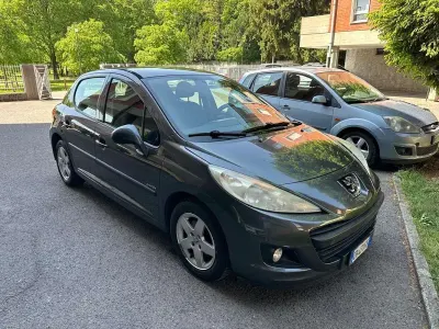 Usata Peugeot 207 95 CV (69 kW) 2010 Grigio Berlina
