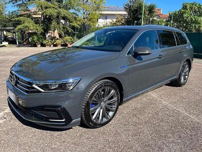 Usata VW Passat GTE 156 CV (114 kW) 2019 Grigio Station wagon