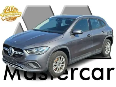 Usata Mercedes GLA200 Business 150 CV (110 kW) 2021 Argento SUV