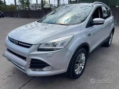 Usata Ford Kuga Titanium 140 CV (102 kW) 2014 Grigio SUV