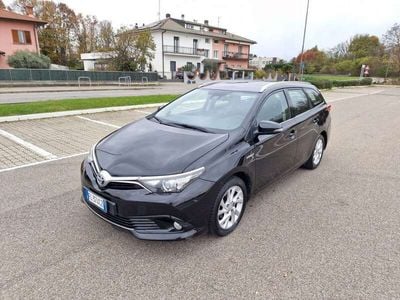 Toyota Auris Hybrid