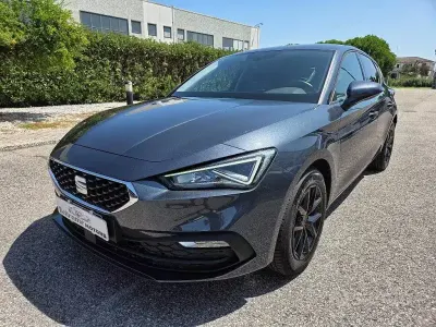 Usata Seat Leon Business 150 CV (110 kW) 2022 Grigio Berlina