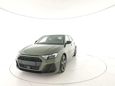 Nuova Audi A1 S-Line 116 CV (85 kW) 2025 Verde district SUV