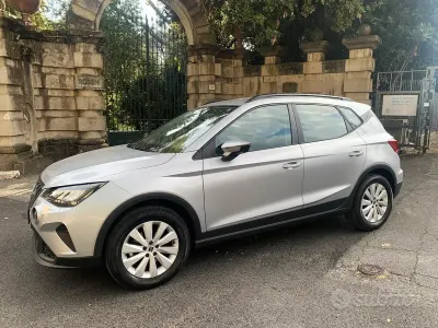 Usata Seat Arona 110 CV (80 kW) 2022 Grigio SUV