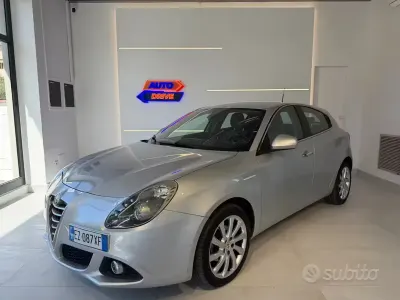 Gebraucht Alfa Romeo Giulietta Exclusive 105 PS (77 kW) 2015 Grau Kleinwagen