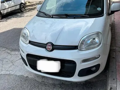 Usata Fiat Panda Lounge 69 CV (50 kW) 2019 Bianco Utilitaria