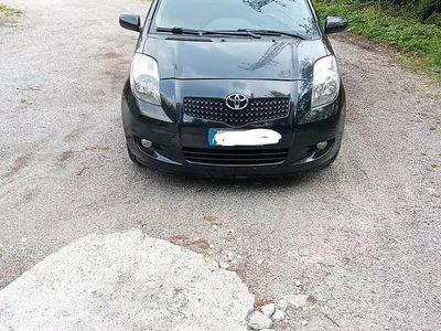 Usata Toyota Yaris 63 CV (46 kW) 2007 Nero Utilitaria