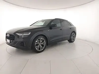 Usata Audi Q8 Sport 231 CV (169 kW) 2020 Nero orca metallizzato SUV