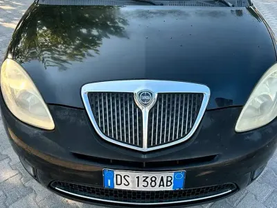 Usata Lancia Ypsilon 60 CV (44 kW) 2008 Nero Utilitaria