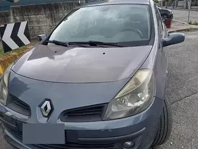 Gebraucht Renault Clio II 85 PS (62 kW) 2006 Grau Limousine