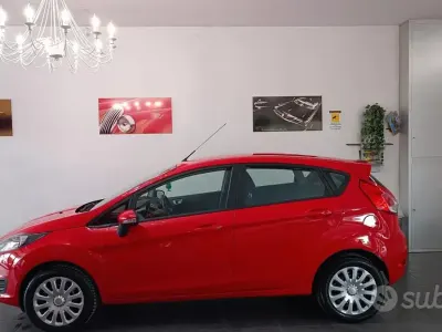 Usata Ford Fiesta Titanium 95 CV (69 kW) 2017 Rosso Utilitaria