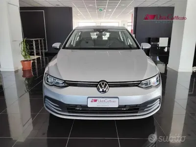 Usata VW Golf VII Life 150 CV (110 kW) 2021 Grigio Utilitaria