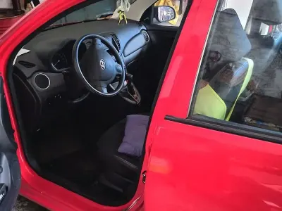 Usata Hyundai i10 66 CV (48 kW) 2012 Rosso Utilitaria