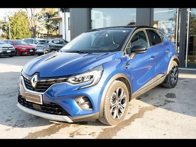 Usata Renault Captur Techno 143 CV (105 kW) 2022 Blu/azzurro SUV