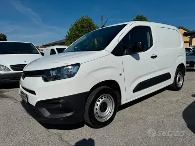 Usata Toyota Proace City City 102 CV (75 kW) 2022 Bianco Monovolume