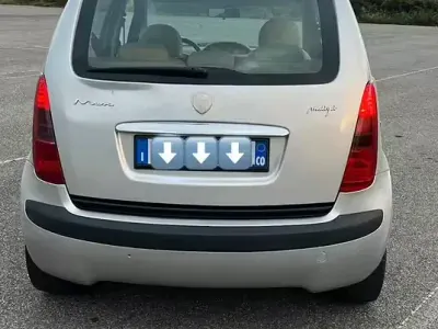 Usata Lancia Musa 70 CV (51 kW) 2005 Grigio Monovolume
