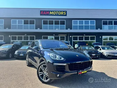 Usata Porsche Cayenne Platinum Edition 250 CV (183 kW) 2016 Blu SUV