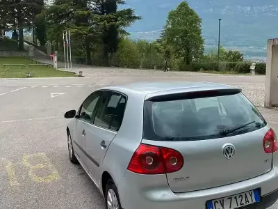 Usata VW Golf IV 105 CV (77 kW) 2005 Grigio Berlina