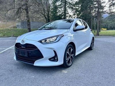 Nuova Toyota Yaris Hybrid Trend 92 CV (67 kW) 2026 Super white Berlina